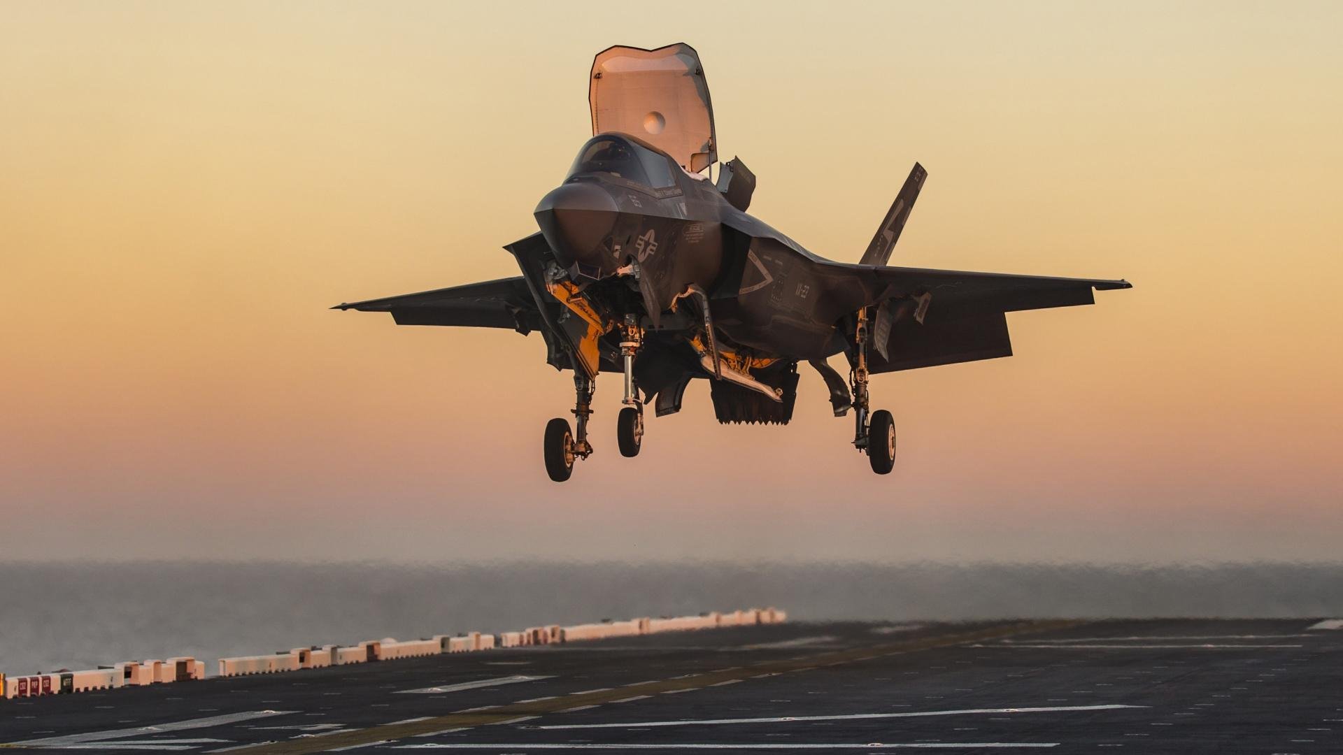 跳水赛场朝鲜完成高难度动作,朝鲜跳水冠军受英雄礼遇