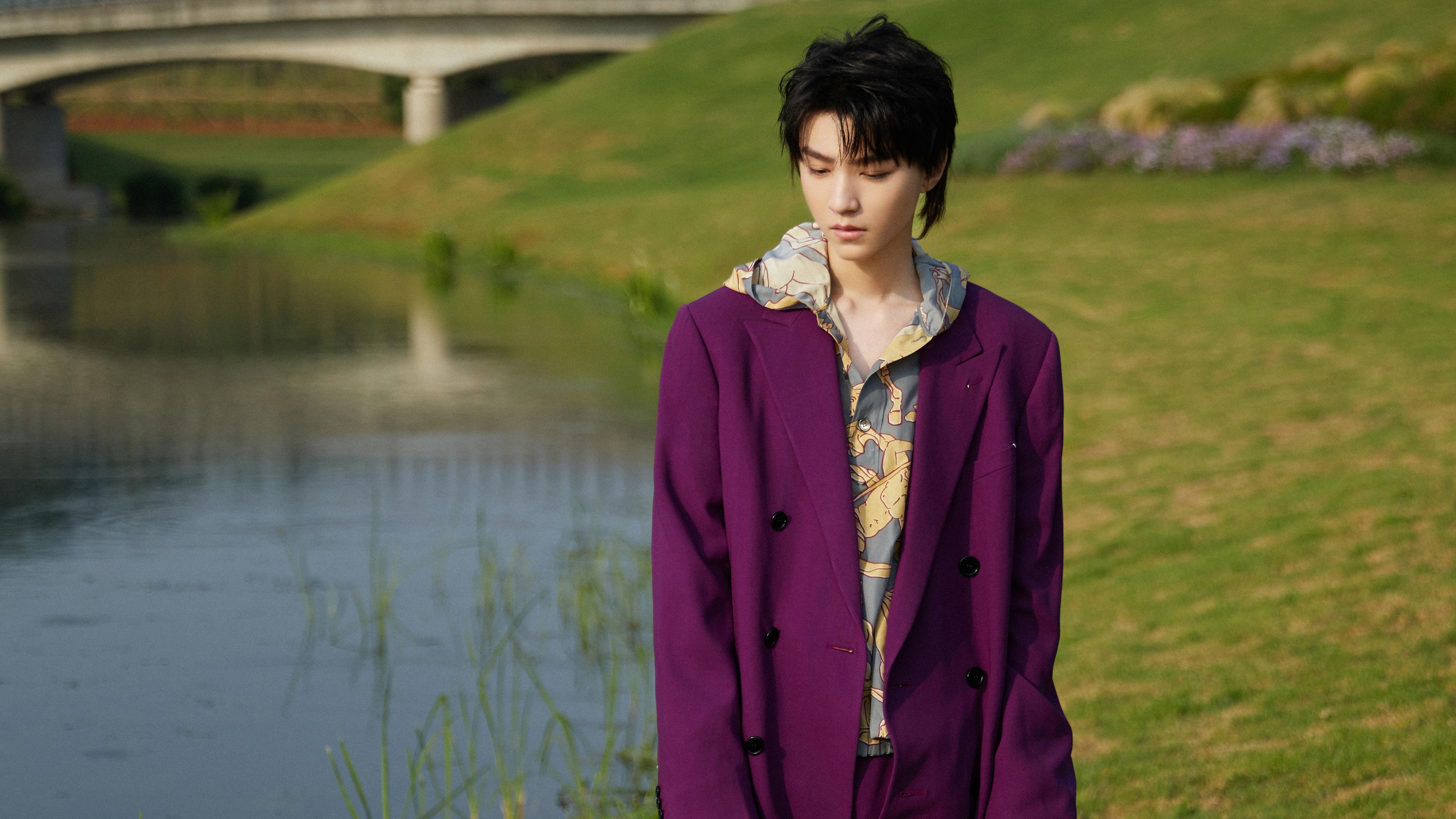 跳水赛场朝鲜完成高难度动作,朝鲜跳水冠军受英雄礼遇